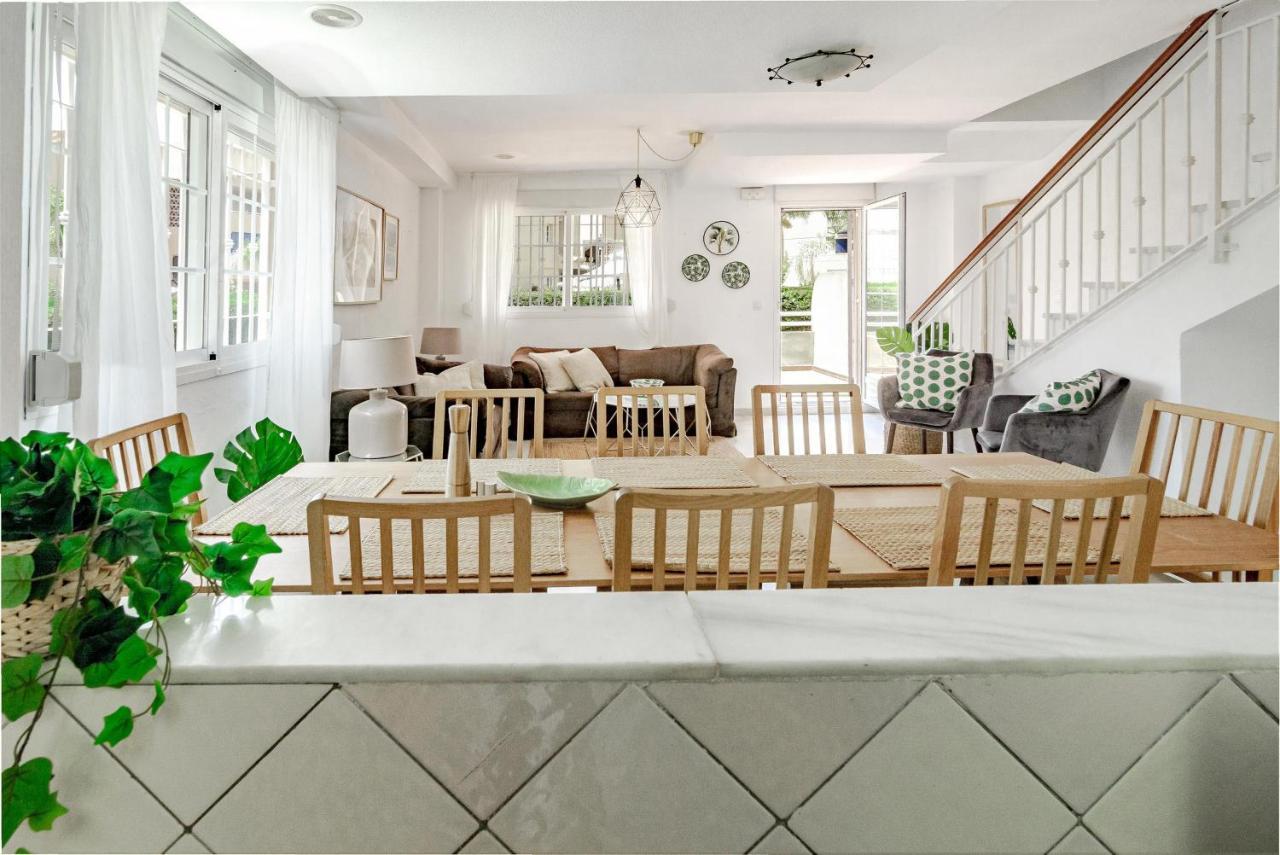 Gorgeous 2 Bedroom Townhouse In Marbella, Steps From An Incredible Сasa de vacaciones Marbella