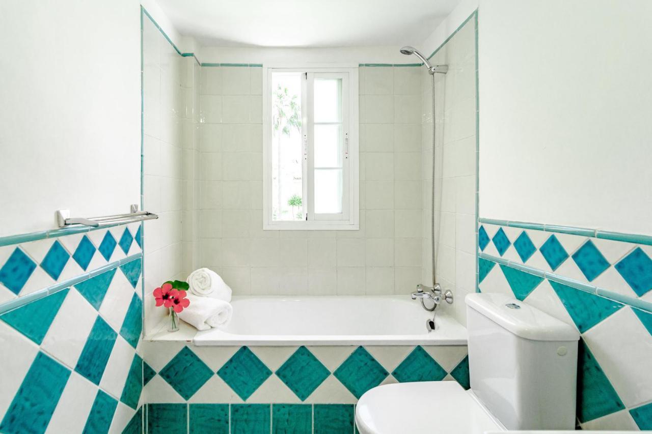 Gorgeous 2 Bedroom Townhouse In Marbella, Steps From An Incredible Сasa de vacaciones Marbella