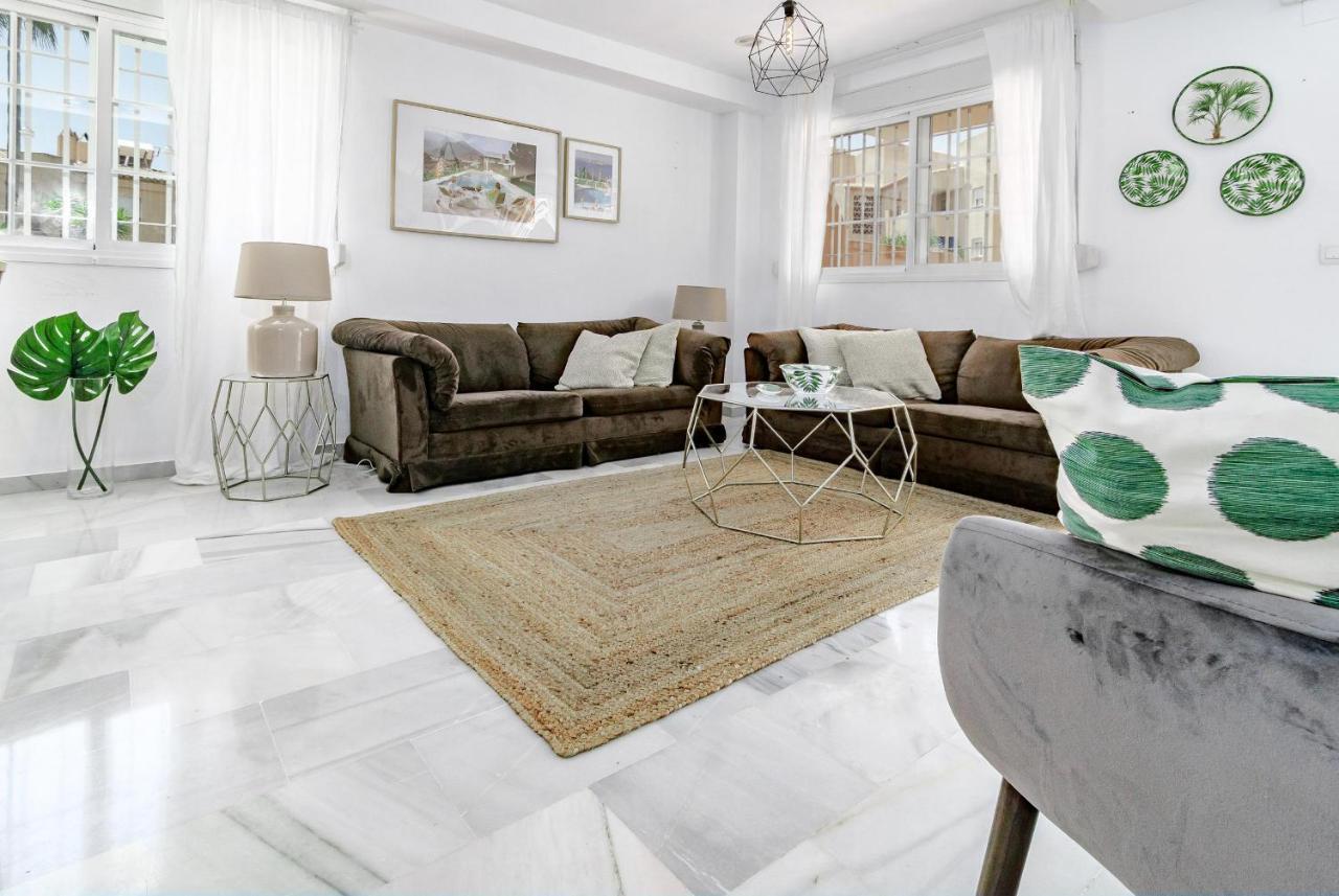 Gorgeous 2 Bedroom Townhouse In Marbella, Steps From An Incredible Vakantiehuis