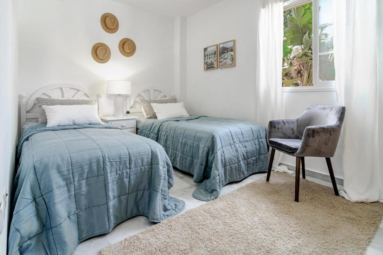 Gorgeous 2 Bedroom Townhouse In Marbella, Steps From An Incredible Vakantiehuis