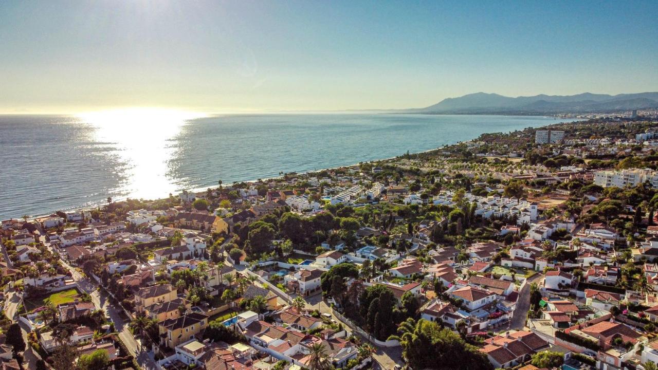 Gorgeous 2 Bedroom Townhouse In Marbella, Steps From An Incredible Vakantiehuis *