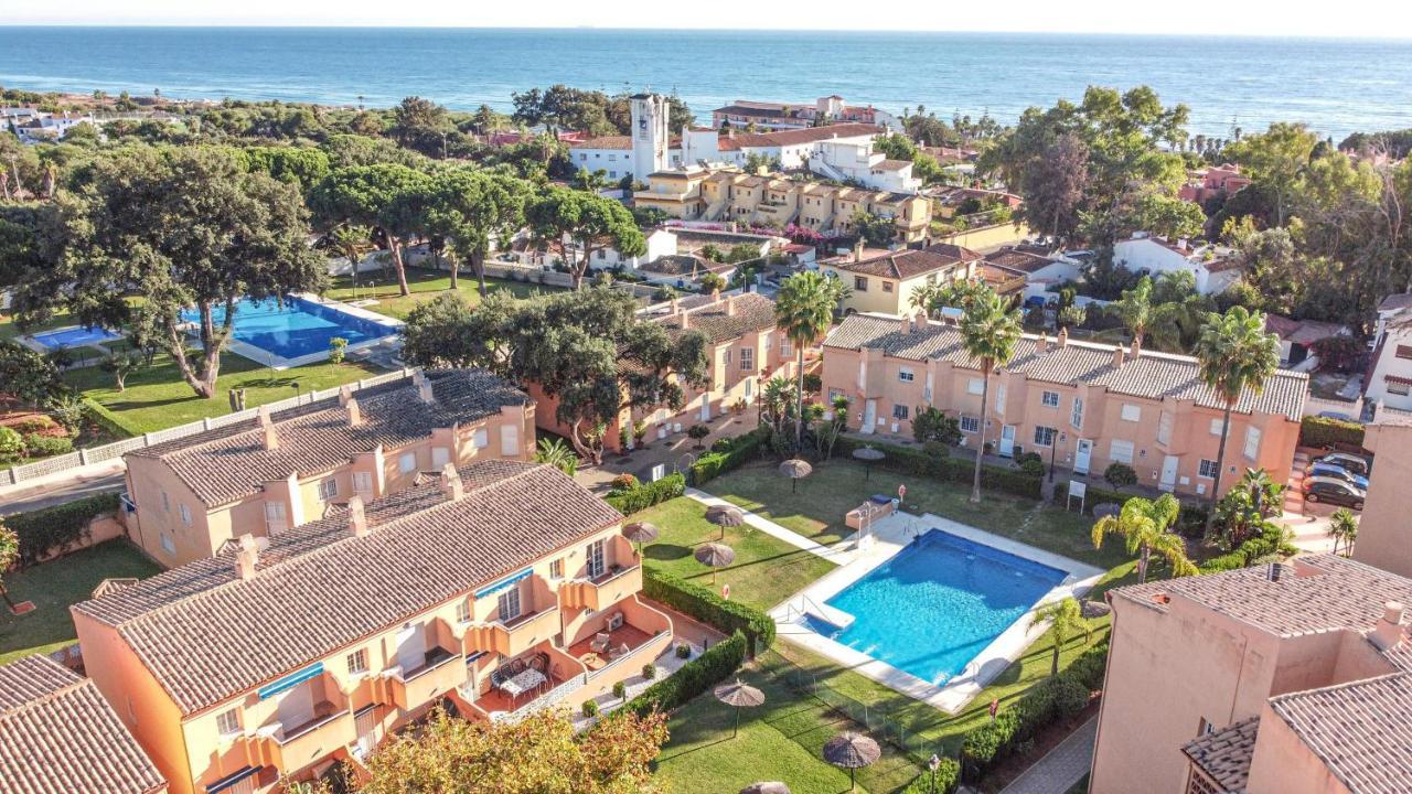 Vakantiehuis Gorgeous 2 Bedroom Townhouse In Marbella, Steps From An Incredible